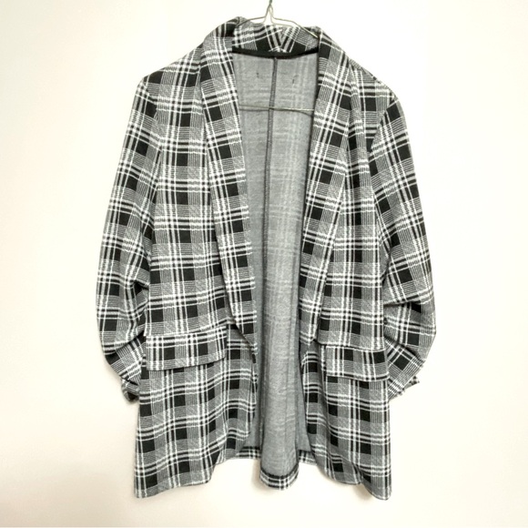 Blazer - Picture 1 of 4